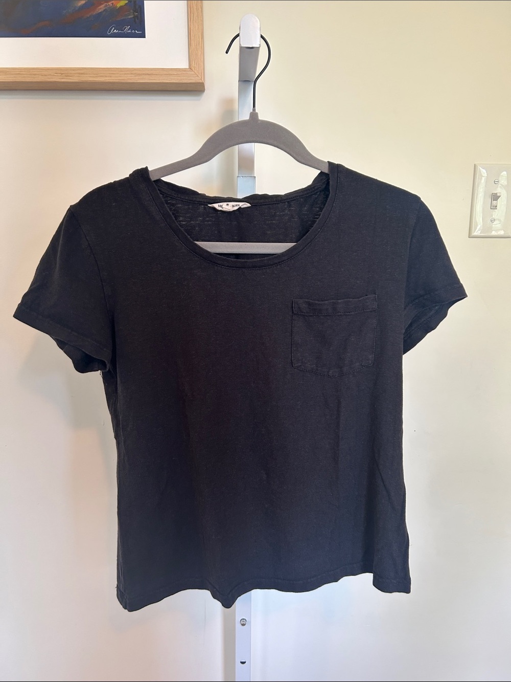 Black pocket tee